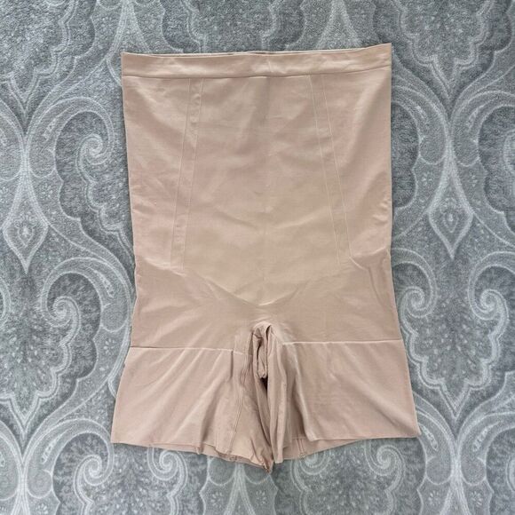 Womens SPANXsculpt OnCore High-Waisted Mid-Thigh Short - Picture 1 of 3